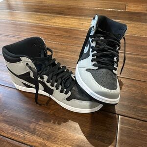 Men’s Nike Mid Air Jordan 1